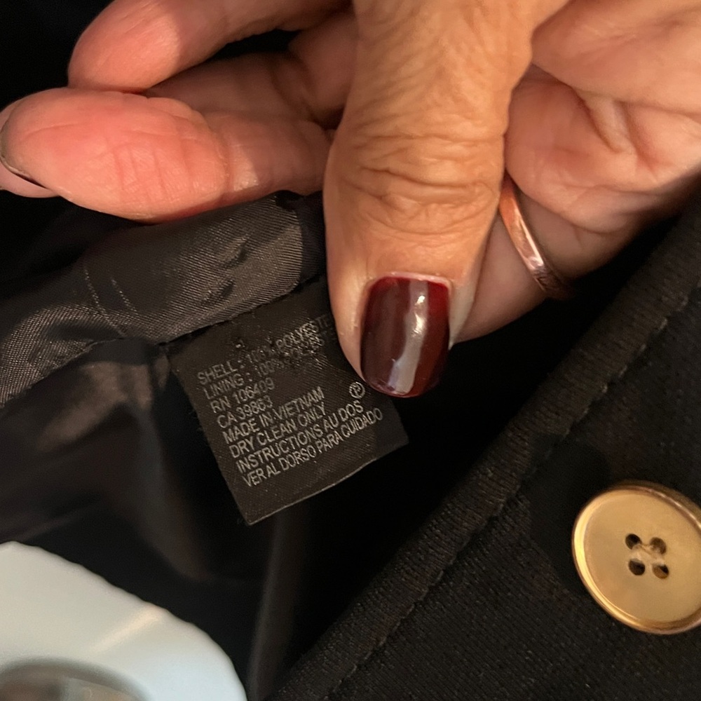Tahari Black and Gold Blazer with Notched Lapel - Picture 9 of 10